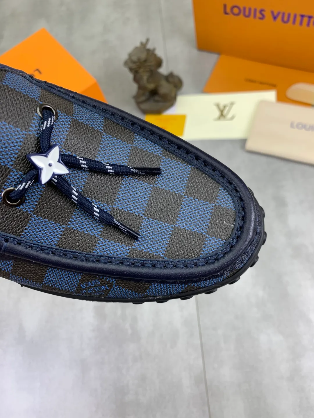 Men's Men's Shoes 💰P640 New Style 💶[LOUIS VUITTON] Water-dyed Niuli Original Order New Style 🍀LV Louis Vuitton *——Top version of LV classic leather shoes! Made of imported original calfskin, original leather side strips and wear-resistant high-end rubber outsole! High quality products! Color: black optional Size: 39-45